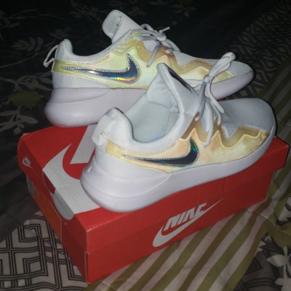 Brand New! Nike Tessen Running Shoes - Picture 1 of 5